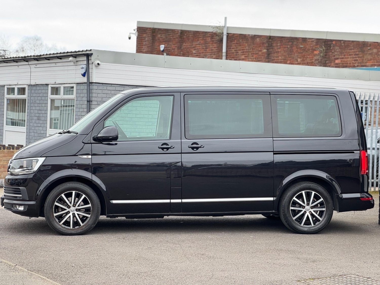 Used Volkswagen Caravelle 2017 for sale - 77978226: Photo 5