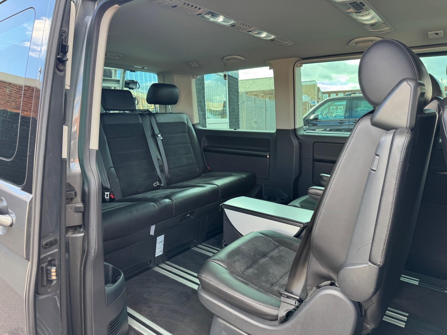 Used Volkswagen Caravelle 2016 for sale - 76457944: Photo 26