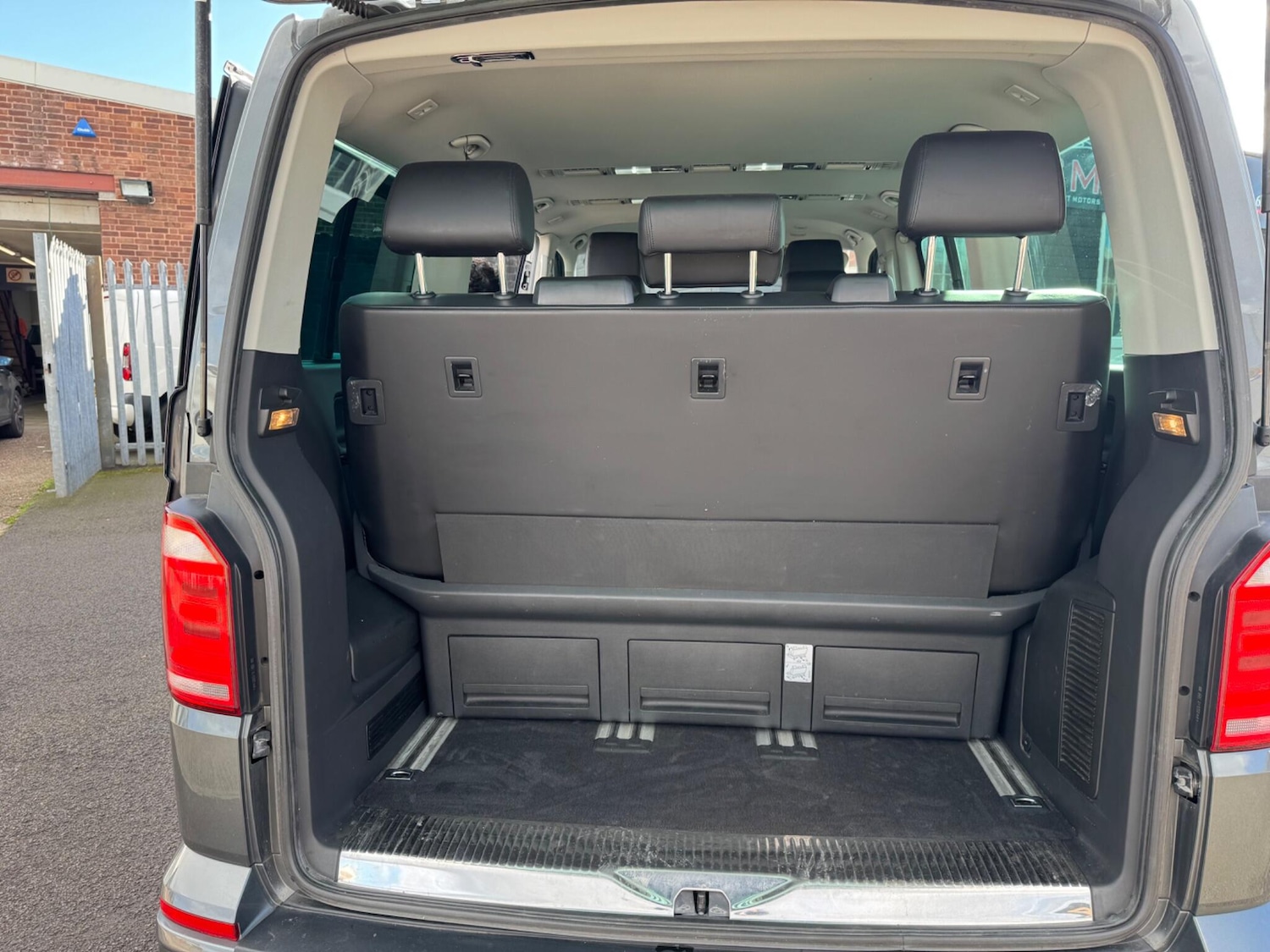 Used Volkswagen Caravelle 2016 for sale - 76457944: Photo 46