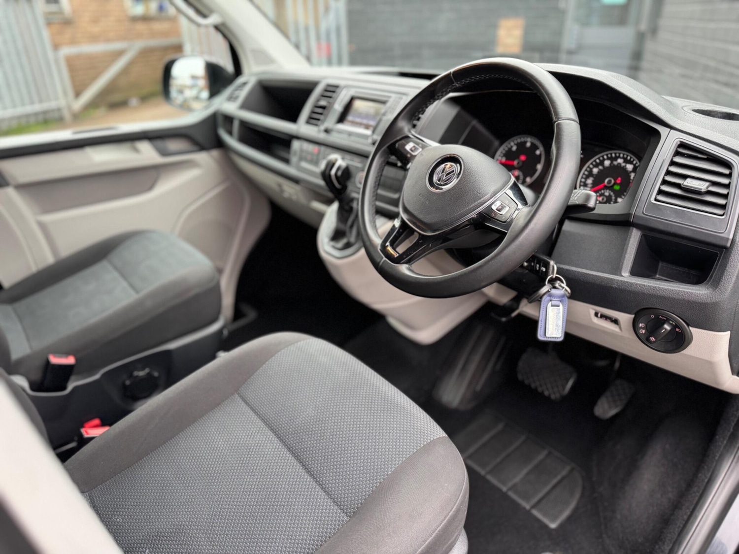 Used Volkswagen Transporter 2016 for sale - 77982650: Photo 21