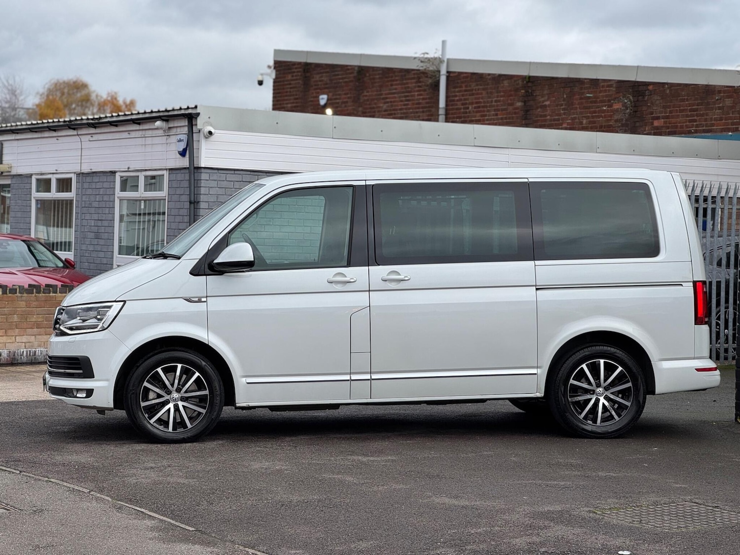 Used Volkswagen Caravelle 2016 for sale - 76865944: Photo 12