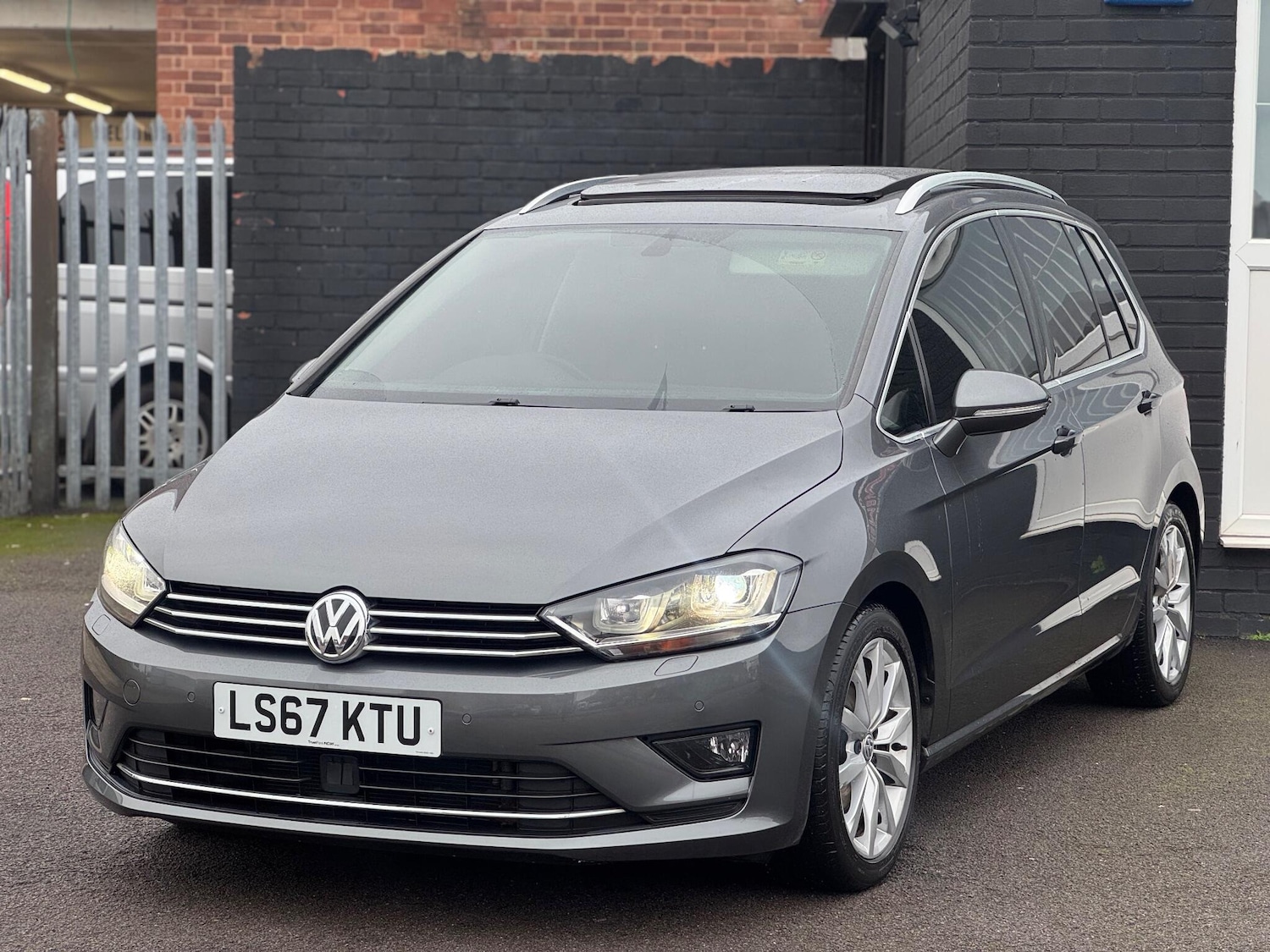 Used Volkswagen Golf SV 2017 for sale - 77057369: Photo 4