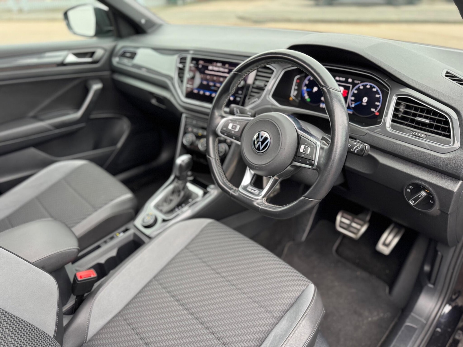 Used Volkswagen T-Roc 2021 for sale - 77633157: Photo 17