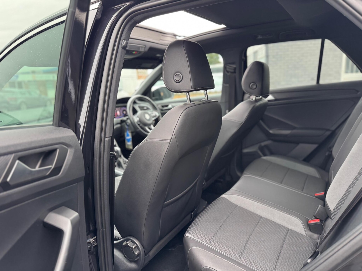 Used Volkswagen T-Roc 2021 for sale - 77633157: Photo 21