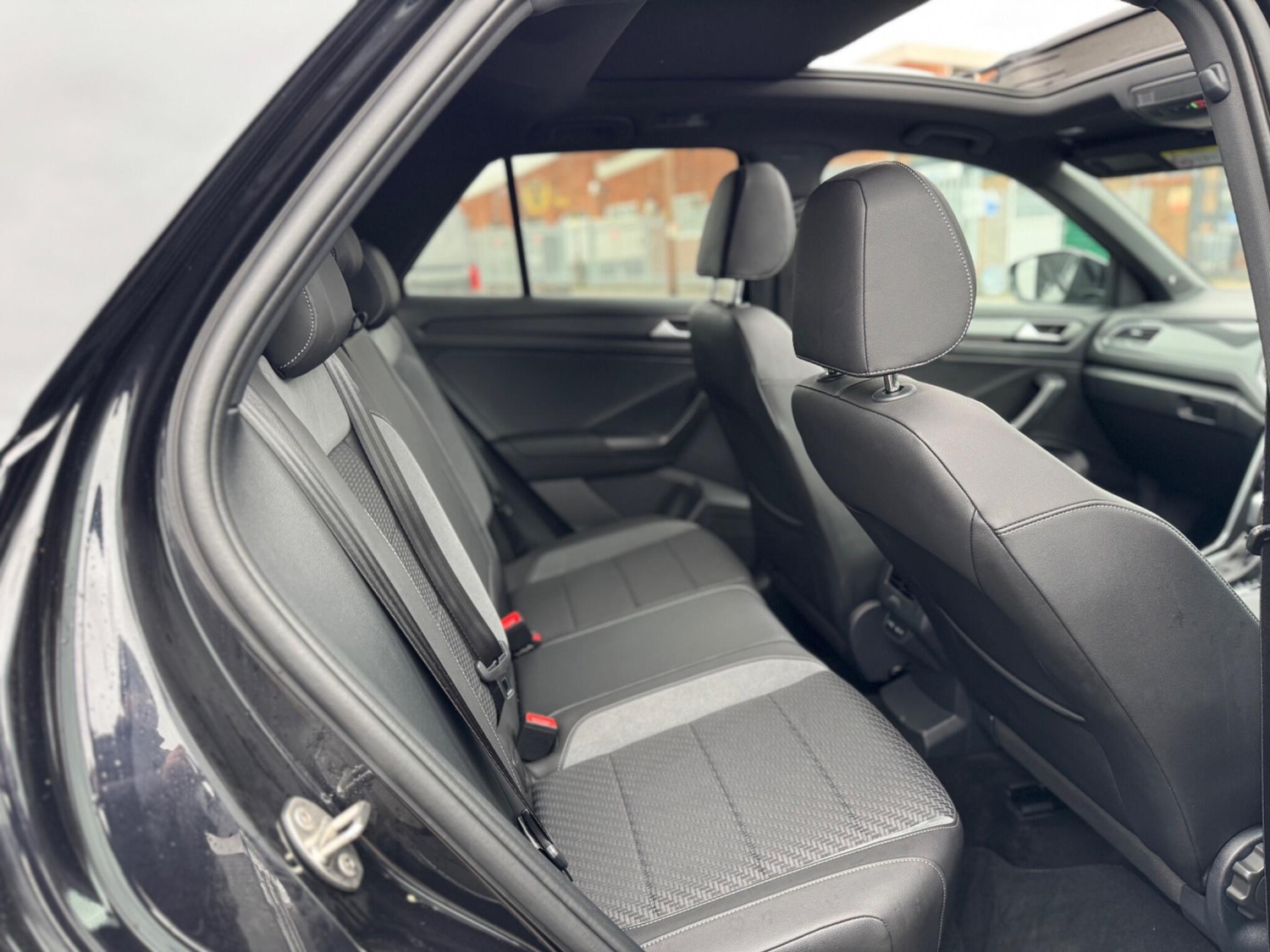 Used Volkswagen T-Roc 2021 for sale - 77633157: Photo 24