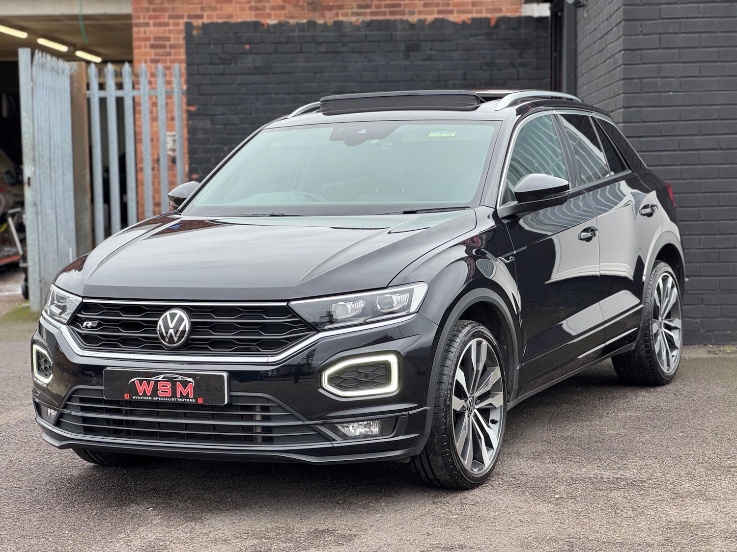 Used Volkswagen T-Roc 2021 for sale - 77633157: Photo 3