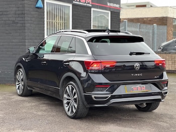 Used Volkswagen T-Roc 2021 for sale - 77633157: Photo