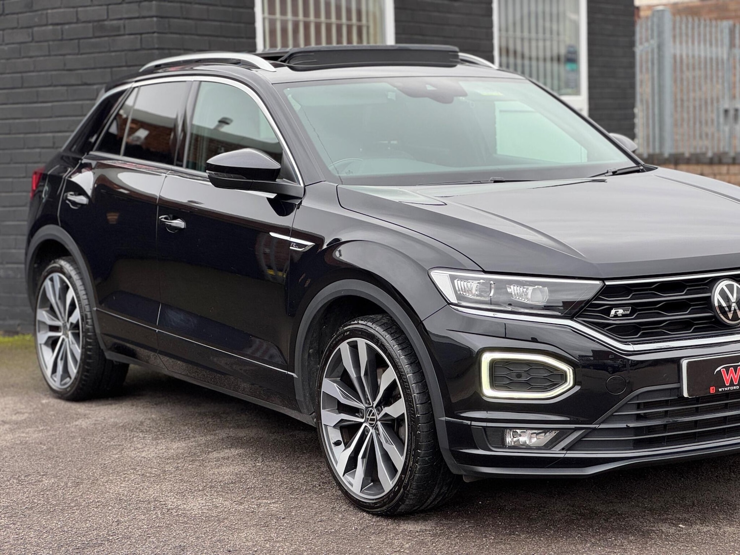 Used Volkswagen T-Roc 2021 for sale - 77633157: Photo 6