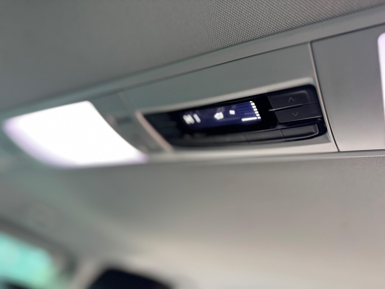 Used Volkswagen Caravelle 2020 for sale - 77067174: Photo 26