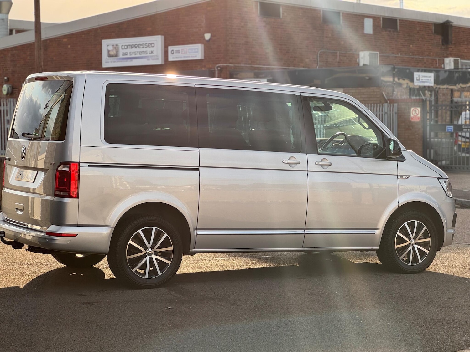 Used Volkswagen Caravelle 2016 for sale - 76377450: Photo 28