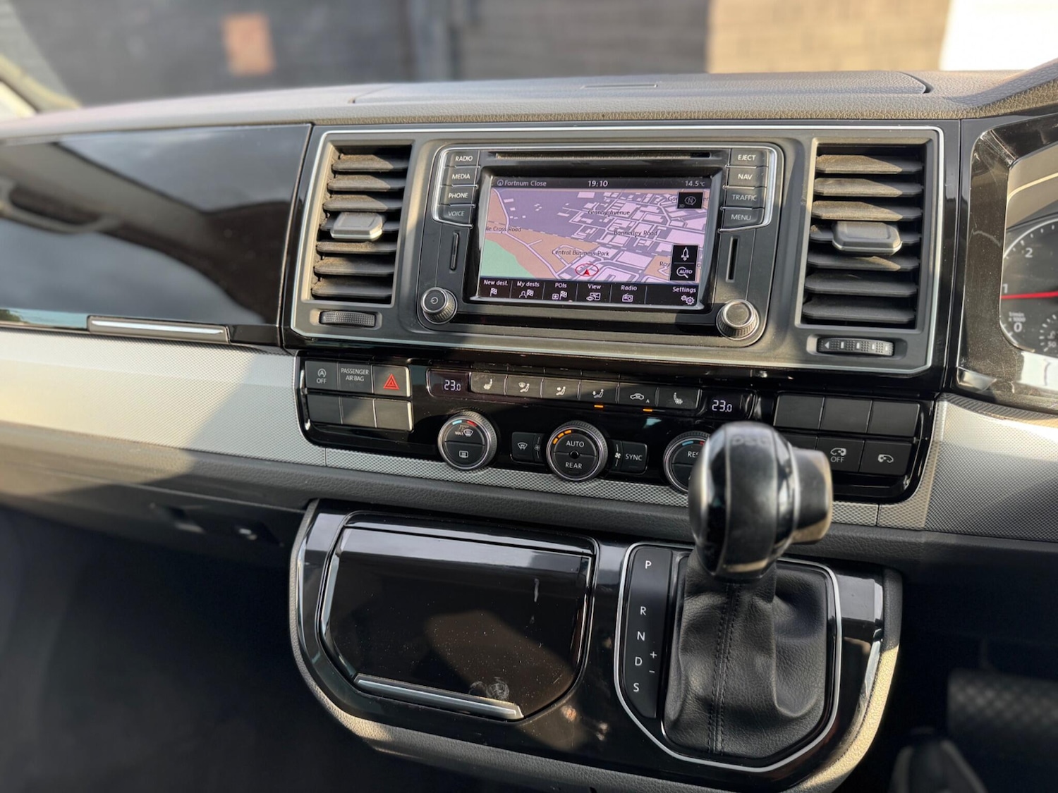 Used Volkswagen Caravelle 2016 for sale - 76377450: Photo 38