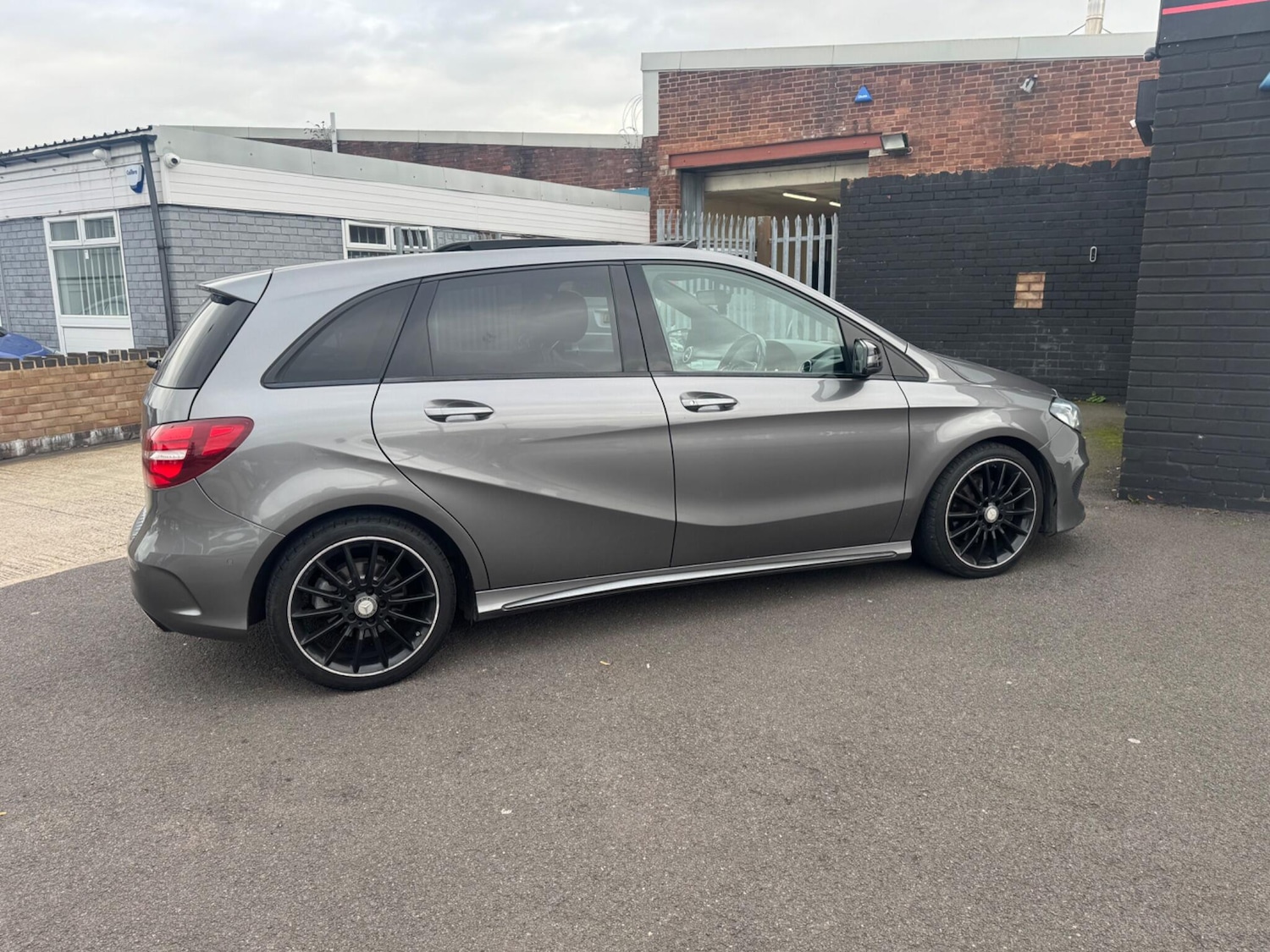 Used Mercedes-Benz B Class 2017 for sale - 76613299: Photo 10