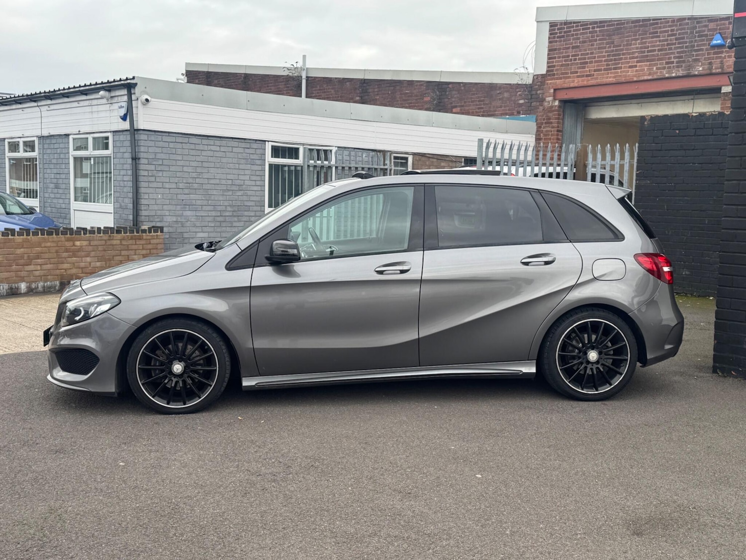 Used Mercedes-Benz B Class 2017 for sale - 76613299: Photo 7