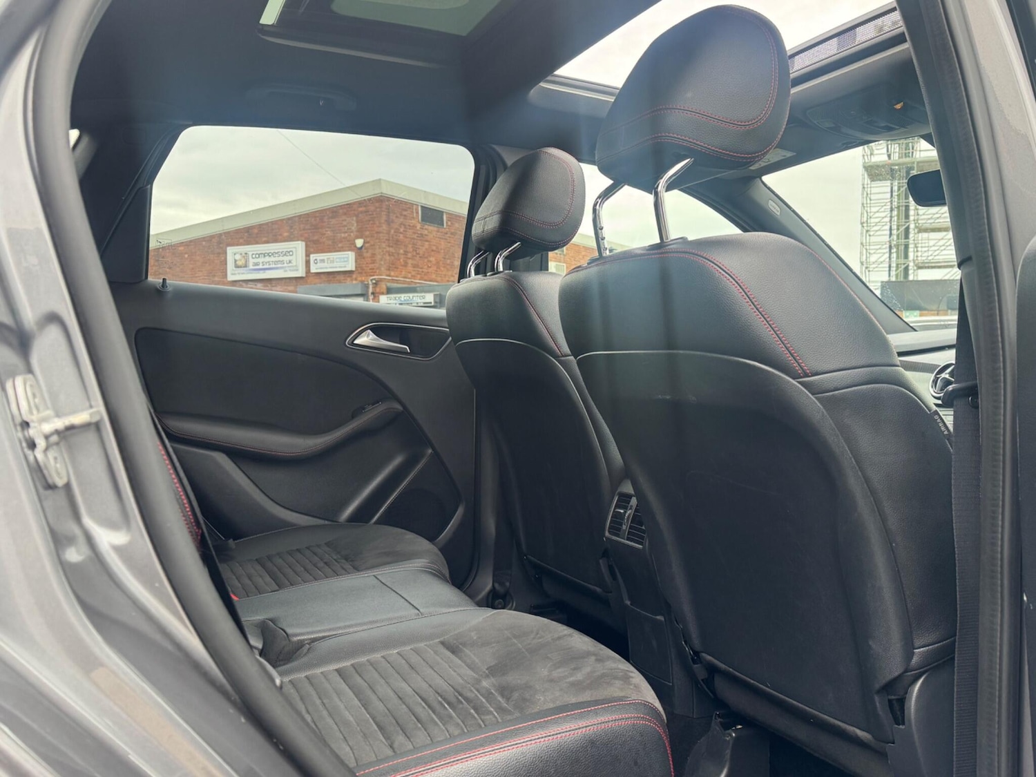 Used Mercedes-Benz B Class 2017 for sale - 76613299: Photo 9