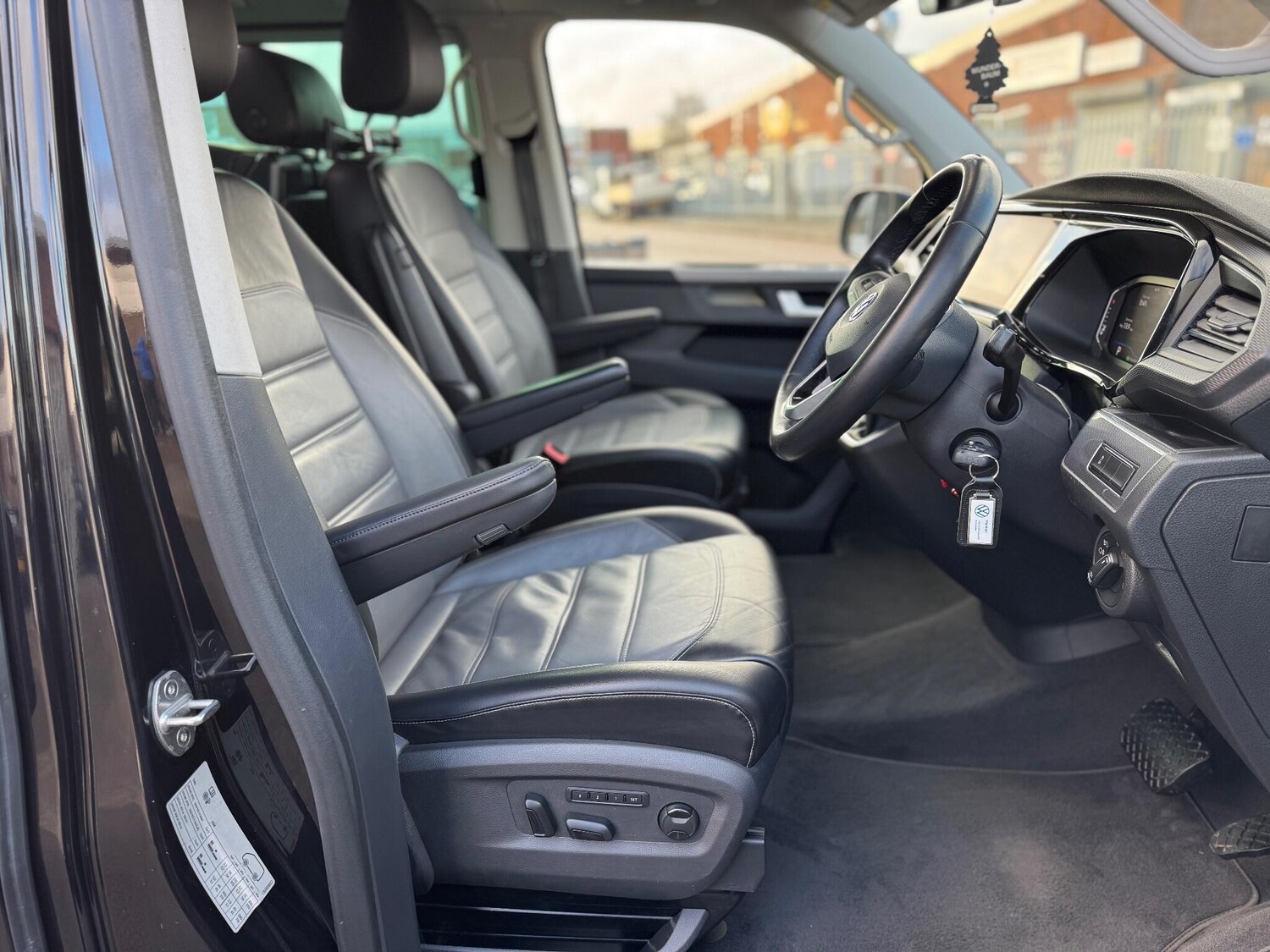 Used Volkswagen Caravelle 2020 for sale - 77940505: Photo 13