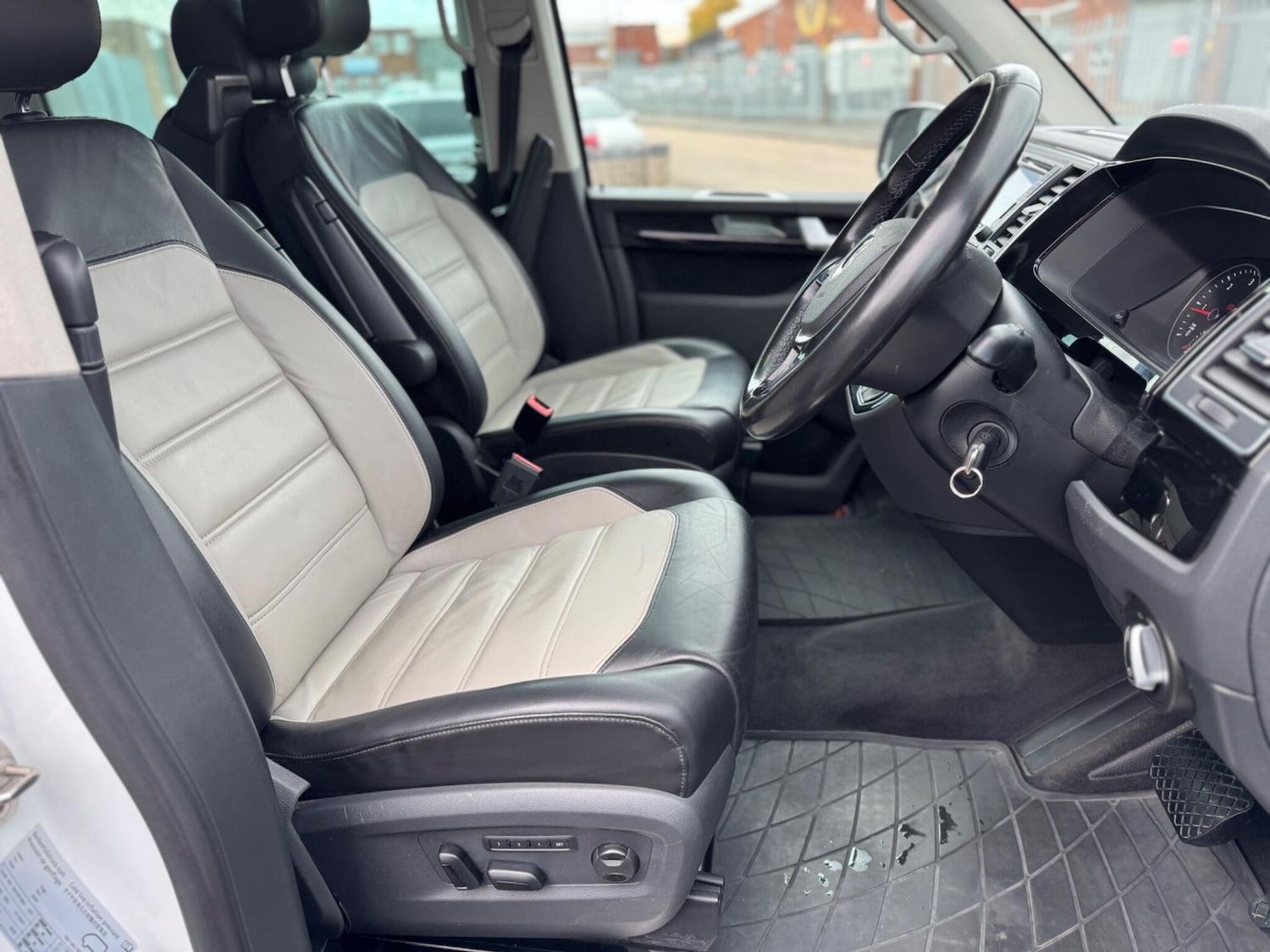 Used Volkswagen Caravelle 2016 for sale - 76521916: Photo 21