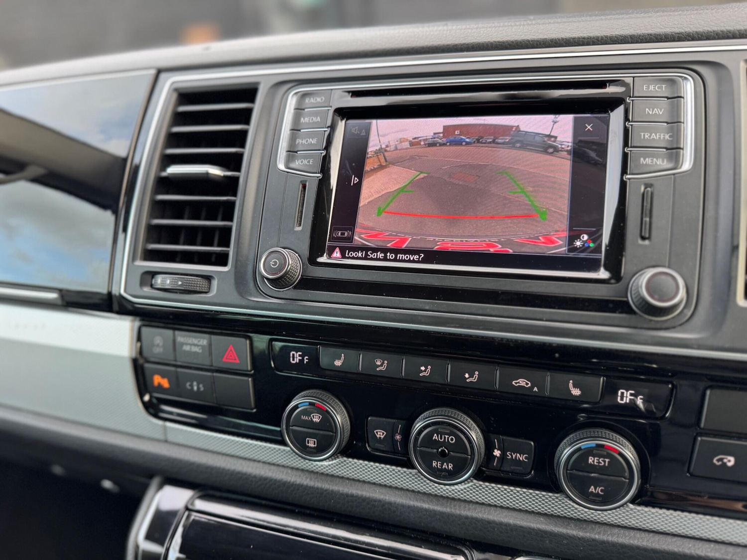 Used Volkswagen Caravelle 2015 for sale - 78127784: Photo 28