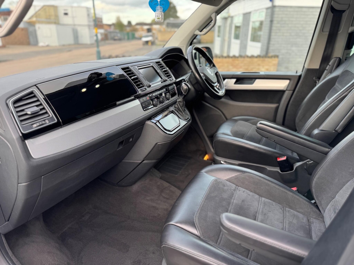 Used Volkswagen Caravelle 2015 for sale - 78127784: Photo 33