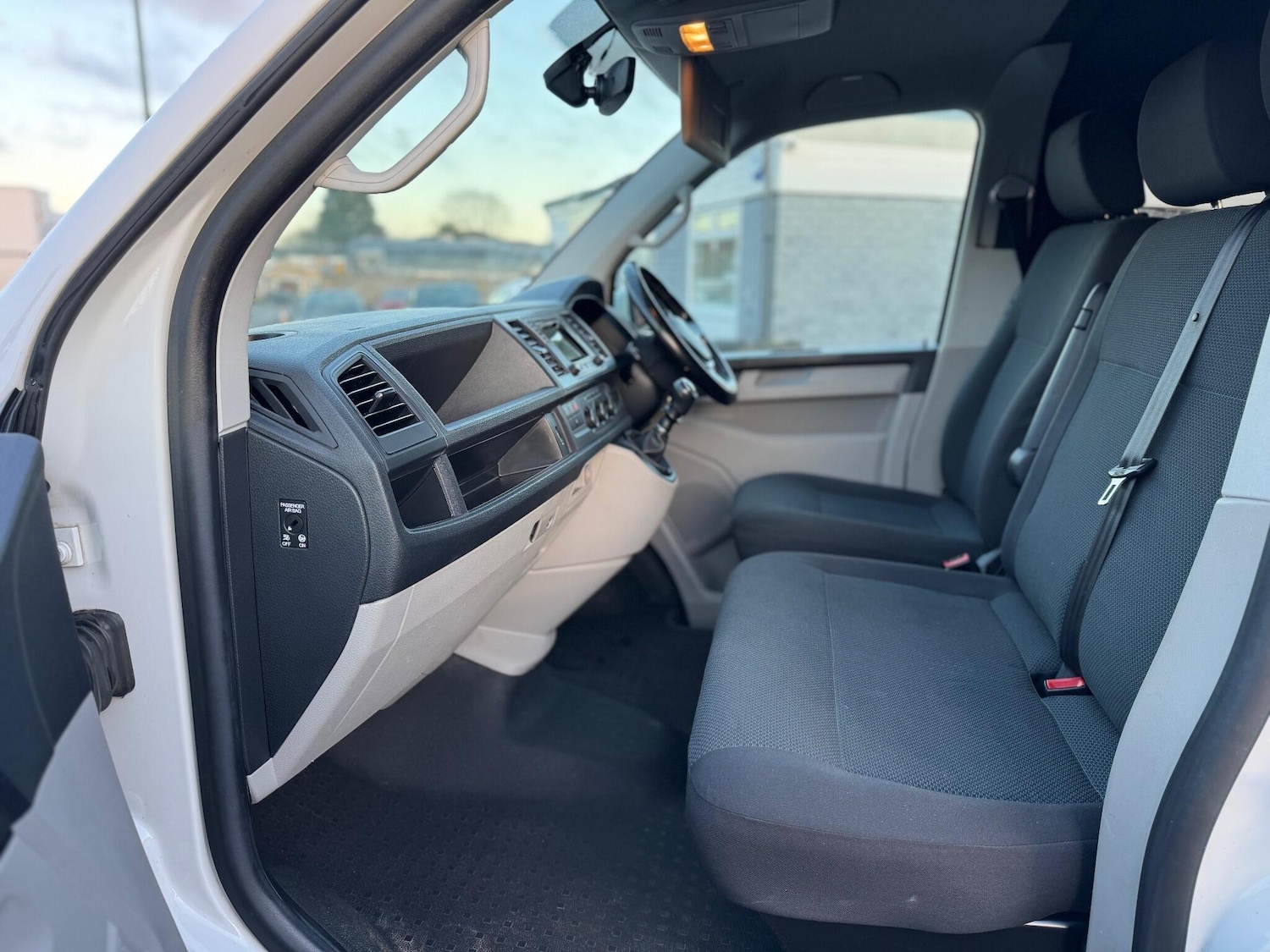 Used Volkswagen Transporter 2017 for sale - 77020890: Photo 10