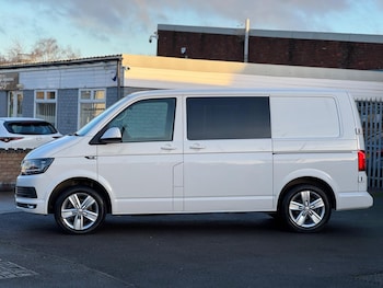 Used Volkswagen Transporter 2017 for sale - 77020890: Photo