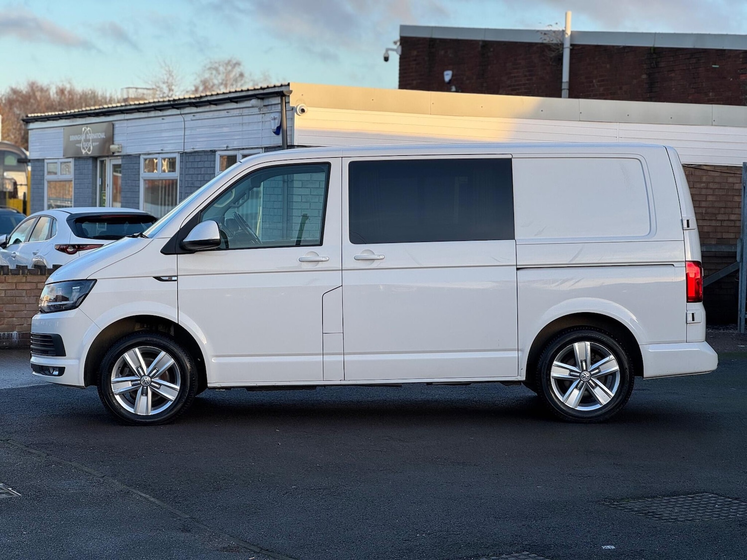 Used Volkswagen Transporter 2017 for sale - 77020890: Photo 9