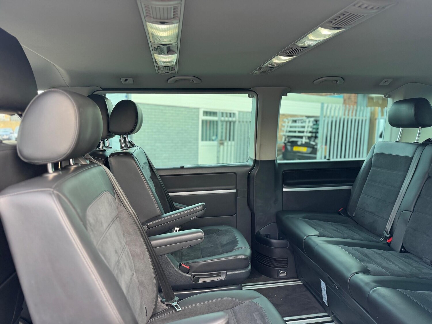 Used Volkswagen Caravelle 2016 for sale - 76942401: Photo 23