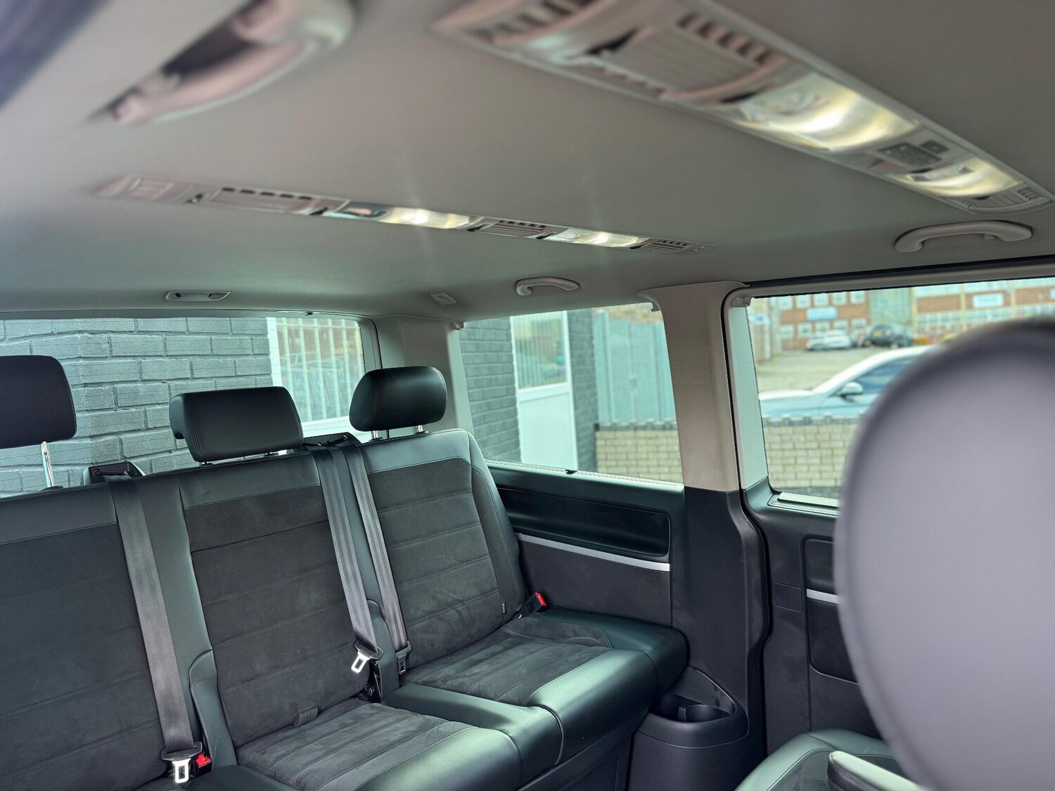 Used Volkswagen Caravelle 2016 for sale - 76942401: Photo 25