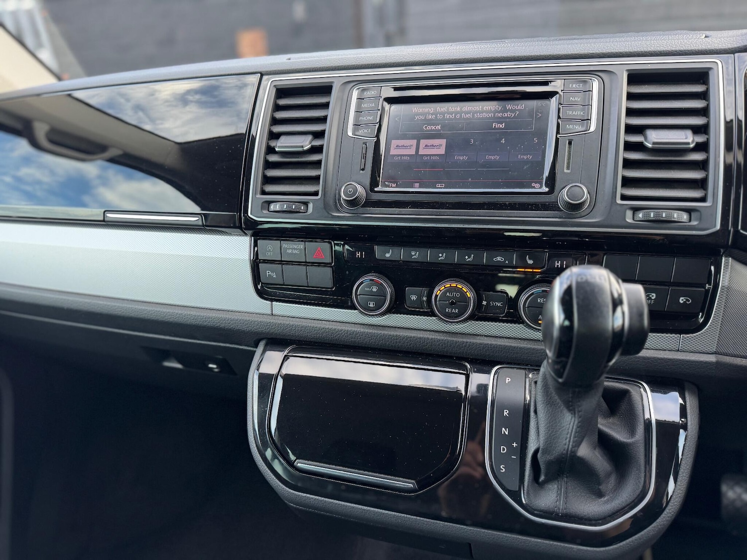 Used Volkswagen Caravelle 2016 for sale - 76942401: Photo 32