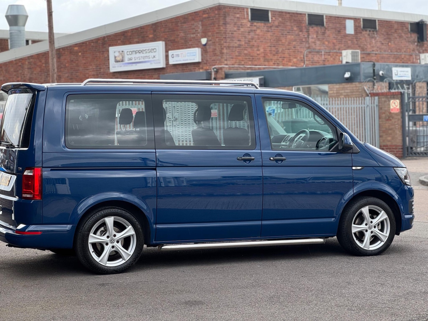 Used Volkswagen Transporter Shuttle 2017 for sale - 78148164: Photo 10