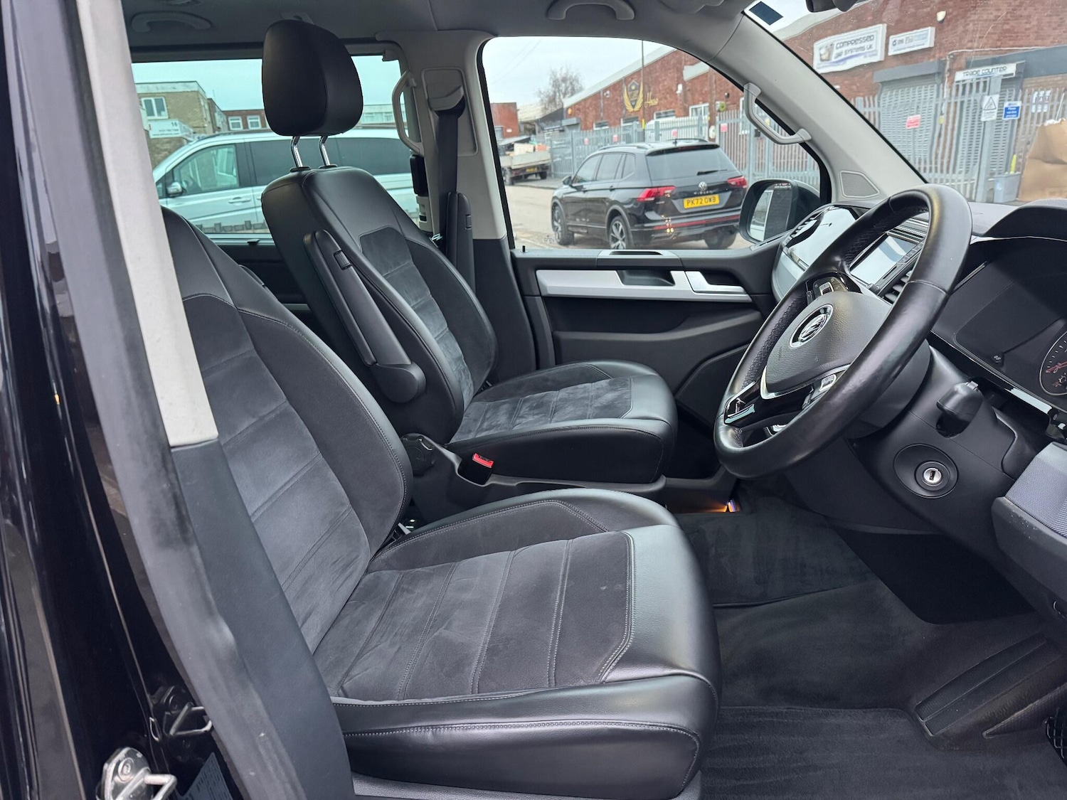 Used Volkswagen Caravelle 2016 for sale - 77060425: Photo 15