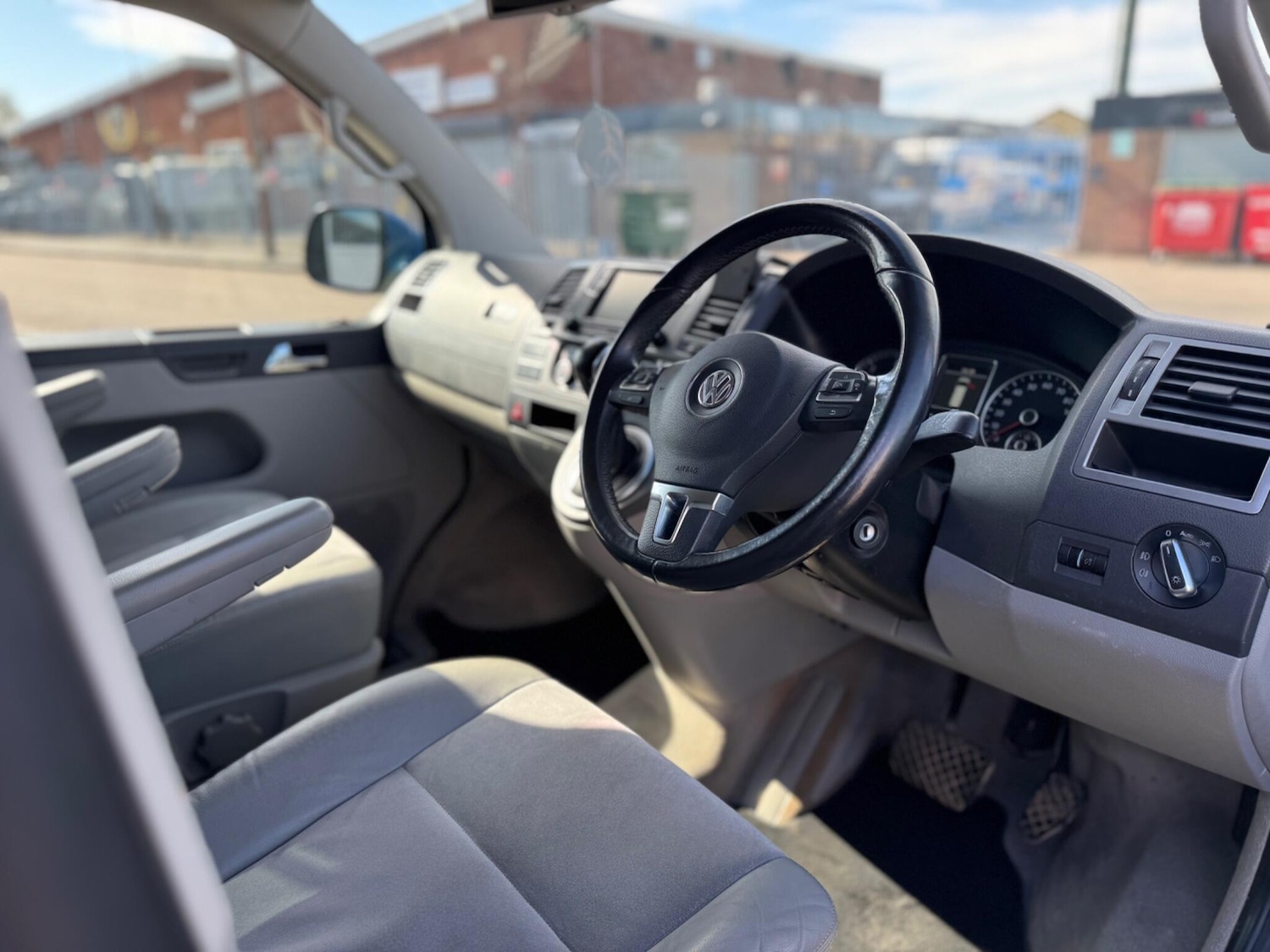 Used Volkswagen Caravelle 2014 for sale - 78205296: Photo 25