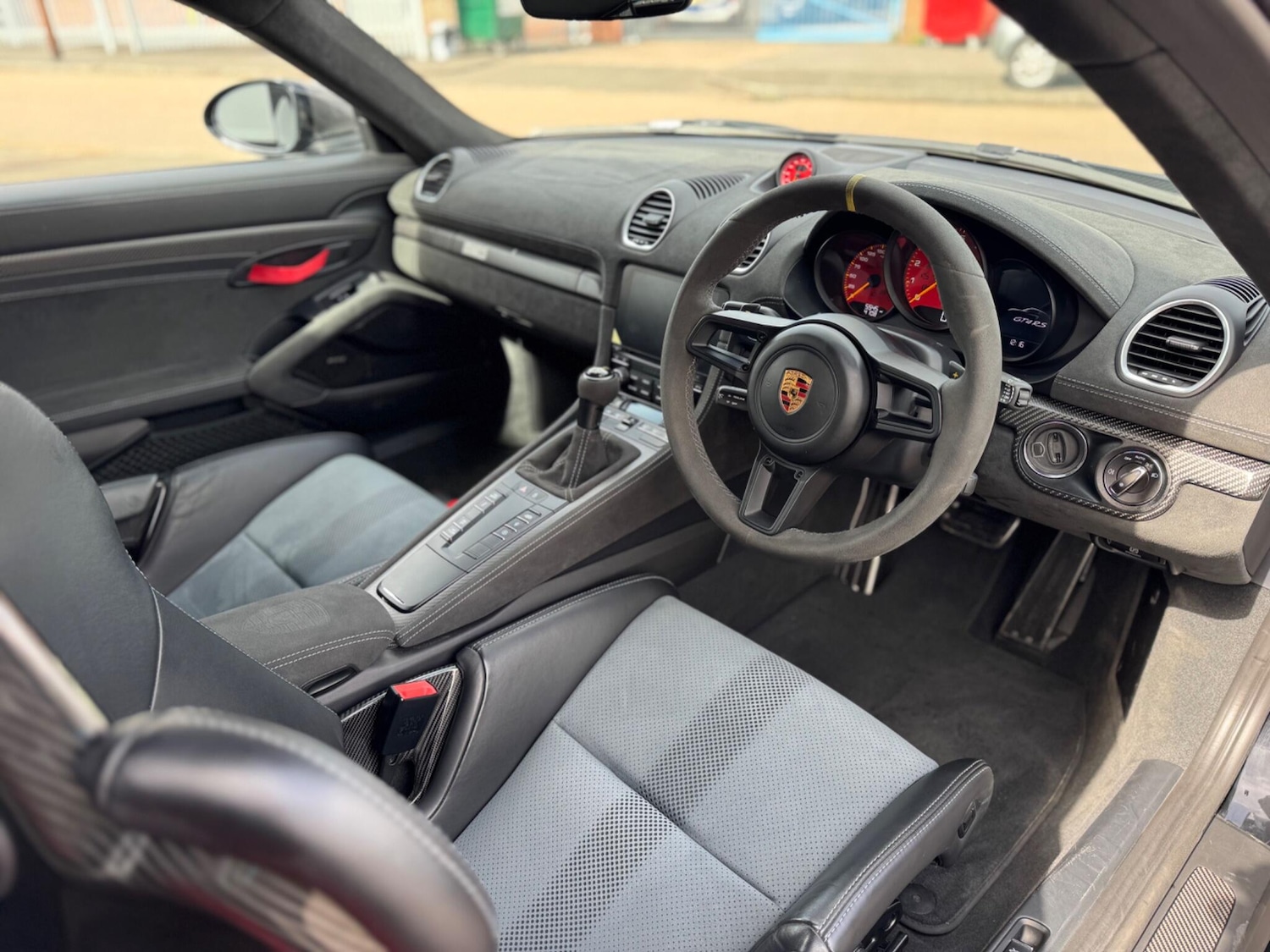 Used Porsche Cayman 2022 for sale - 76742290: Photo 25