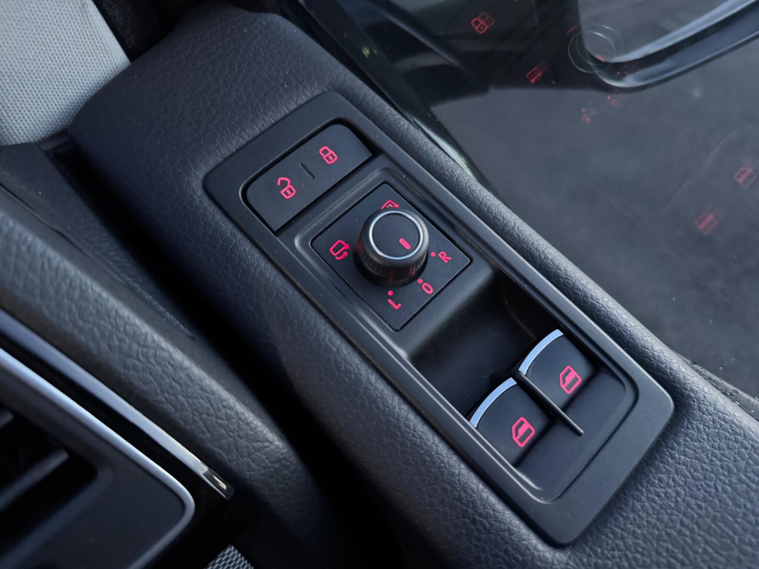 Used Volkswagen Caravelle 2016 for sale - 77439840: Photo 21