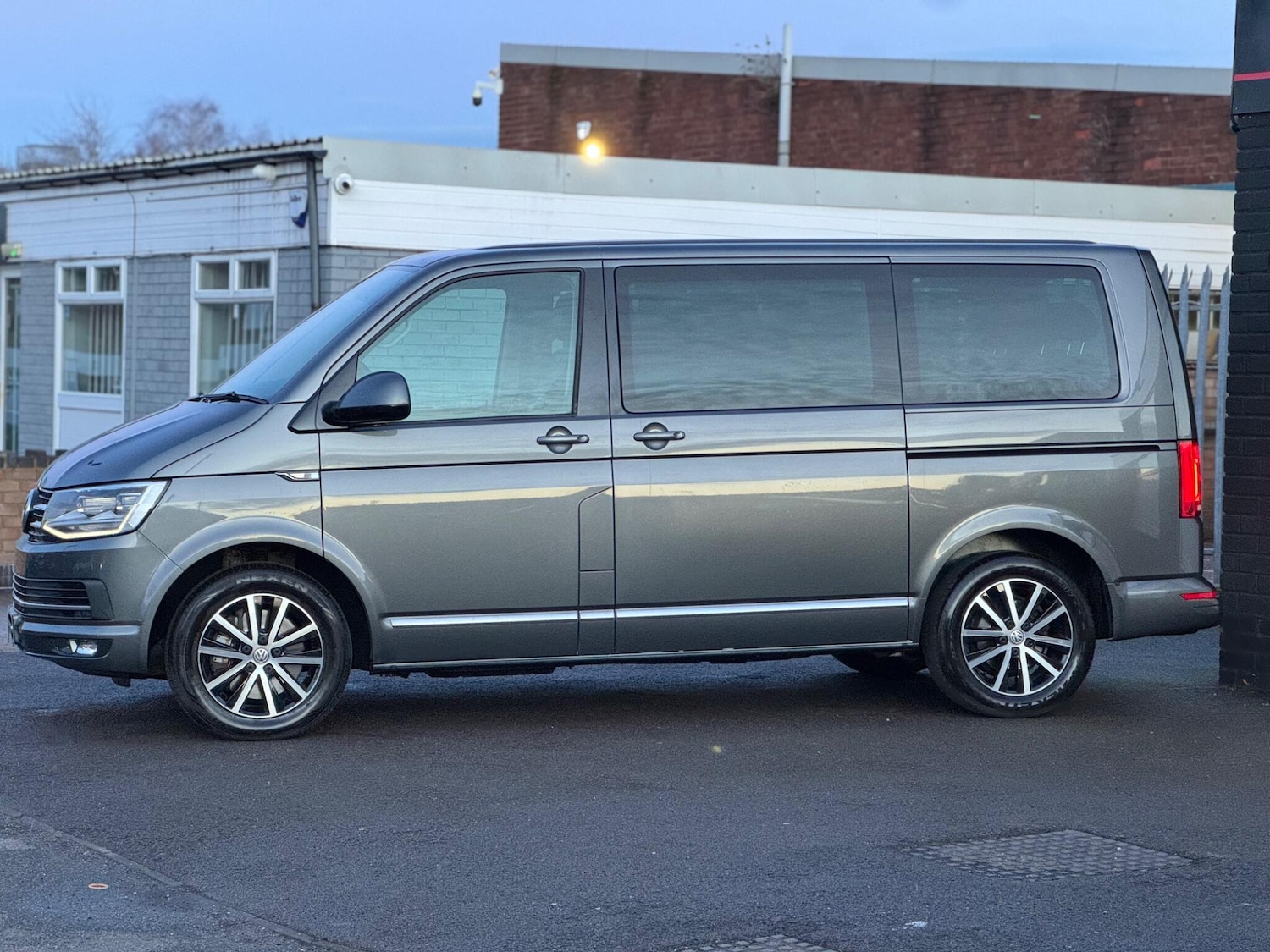 Used Volkswagen Caravelle 2016 for sale - 77439840: Photo 9