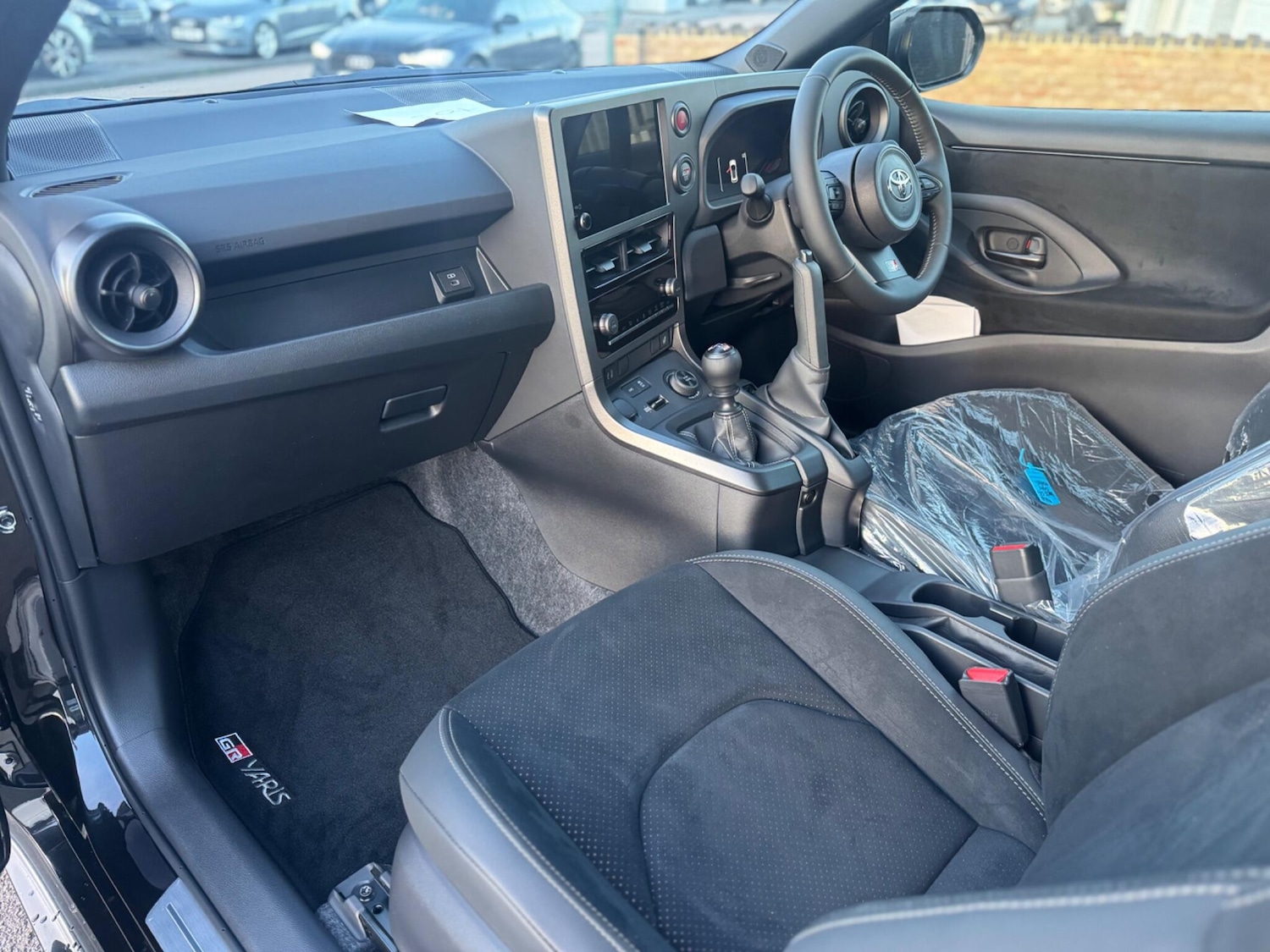 Used Toyota Yaris for sale - 77637725: Photo 11