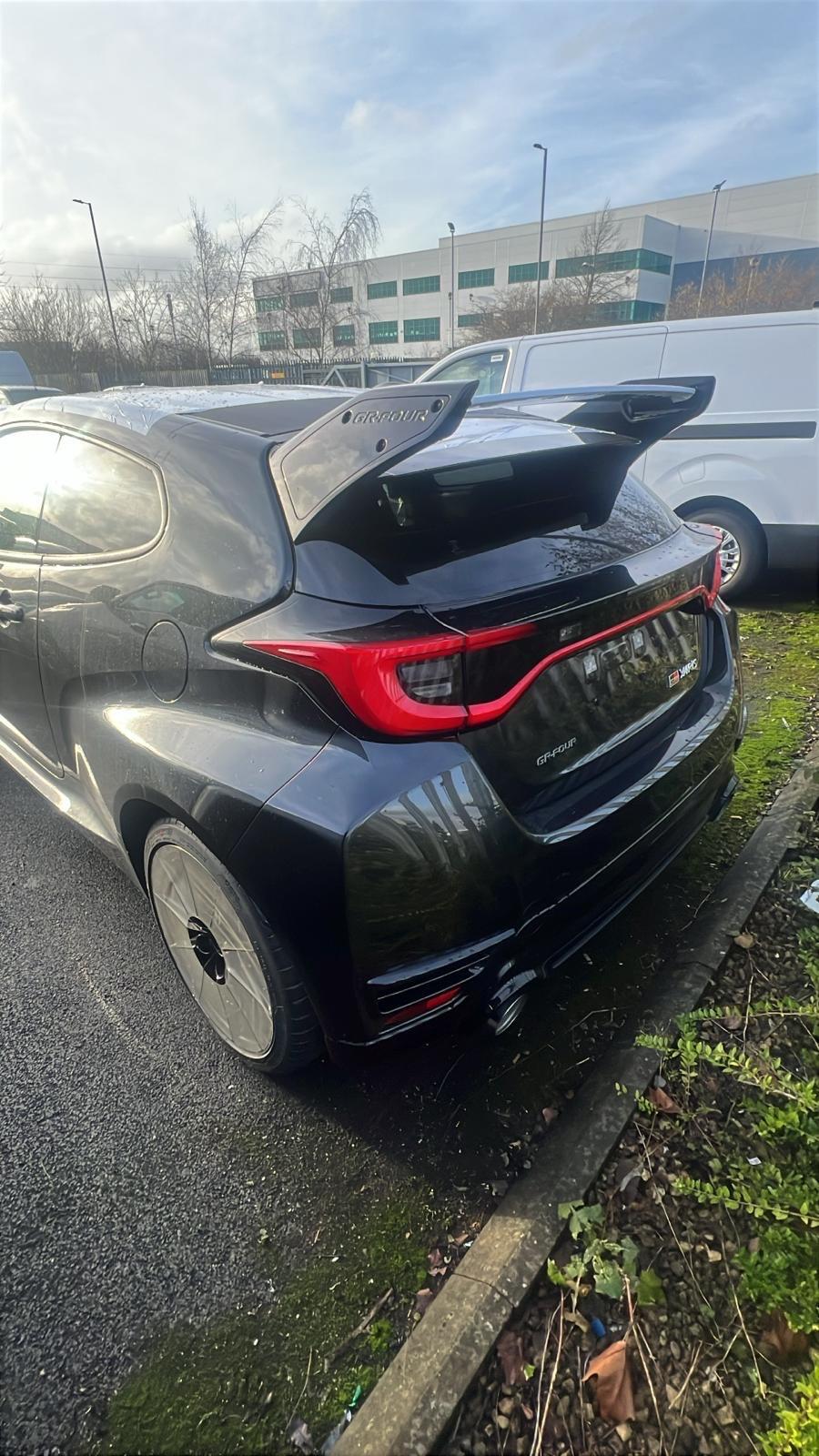 Used Toyota Yaris for sale - 77637725: Photo 2