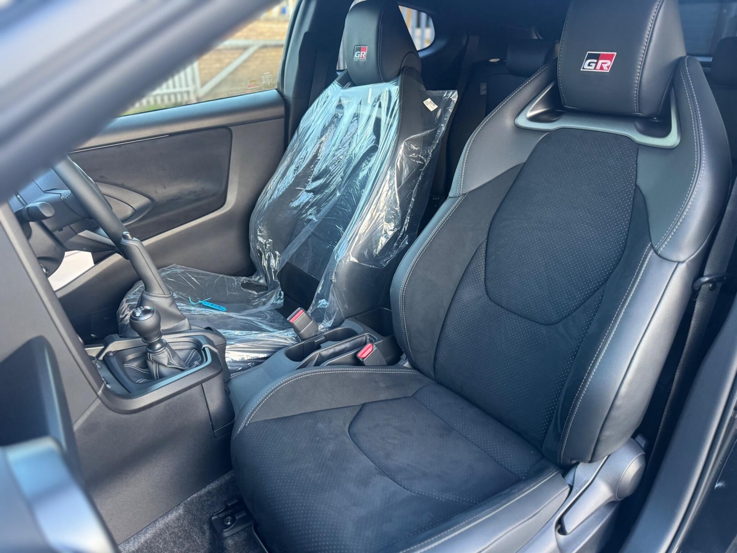 Used Toyota Yaris for sale - 77637725: Photo 9