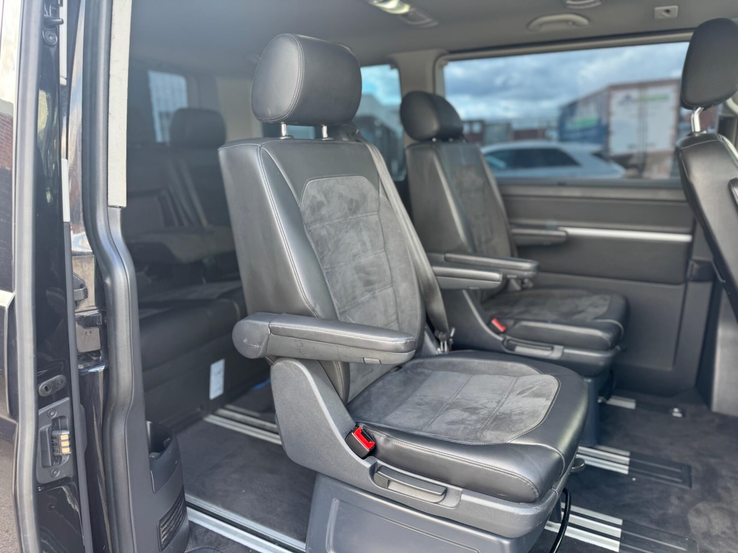 Used Volkswagen Caravelle 2017 for sale - 75707475: Photo 30