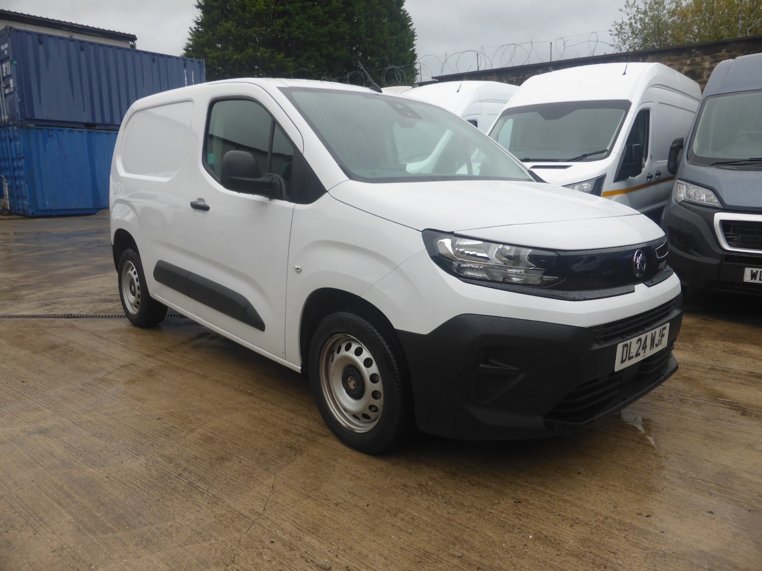 Used Vauxhall Combo 2024 for sale - 76449393: Photo 2