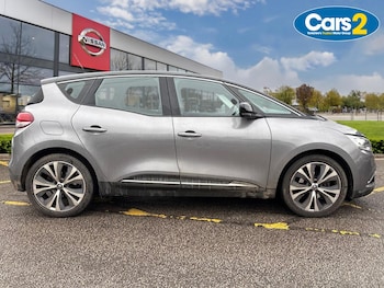 Used Renault Scenic 2017 for sale - 77698231: Photo