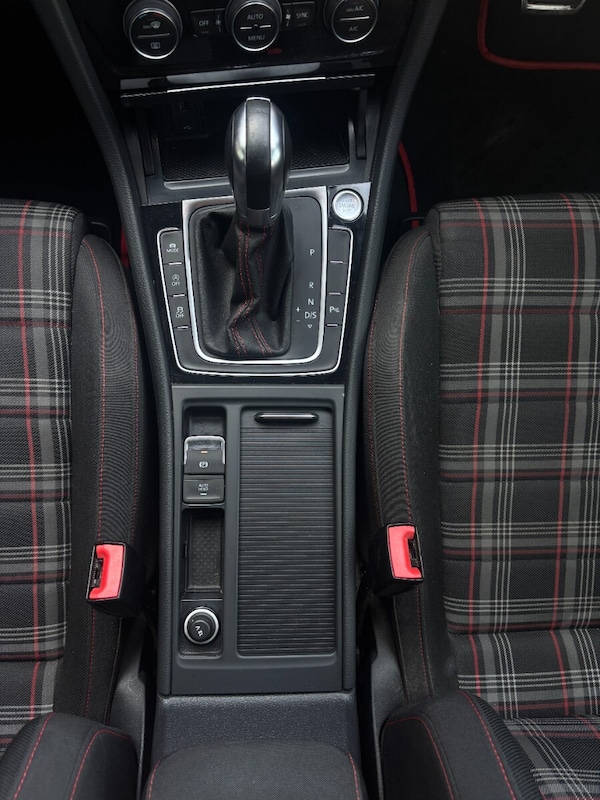 Used Volkswagen Golf 2019 for sale - 76234007: Photo 23