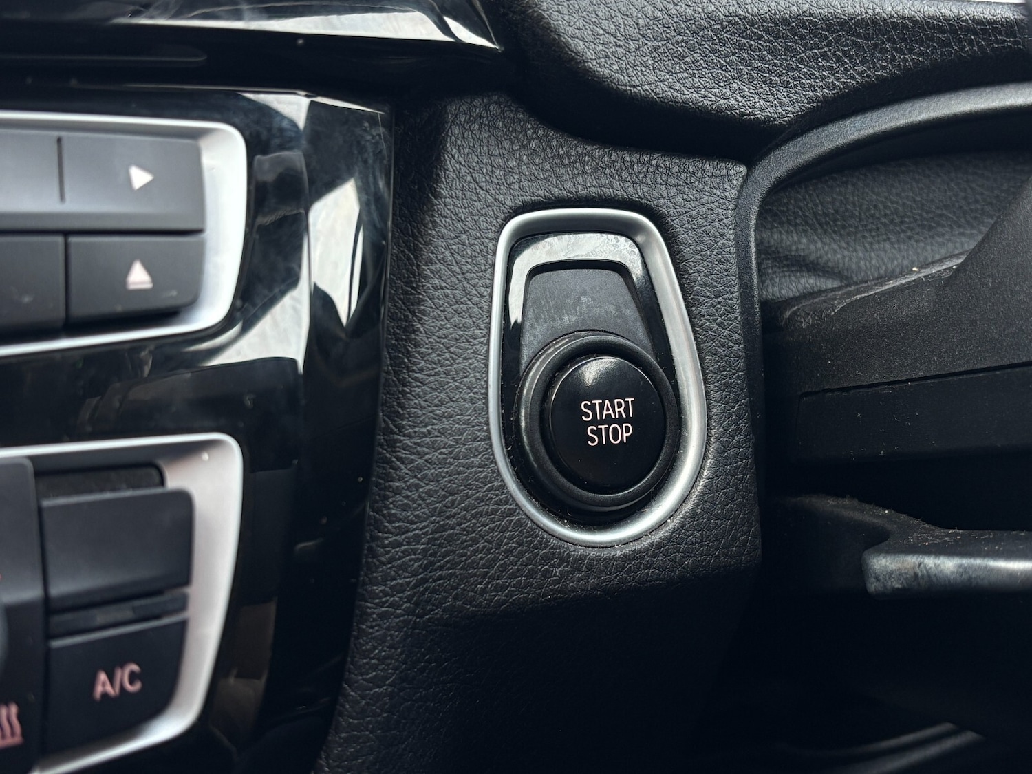 Used BMW 3 Series 2017 for sale - 76452150: Photo 30