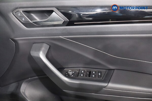 Used Volkswagen T-Roc 2024 for sale - 76131726: Photo 31