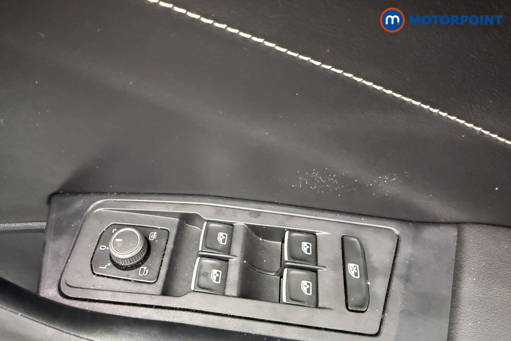 Used Volkswagen T-Roc 2023 for sale - 76638340: Photo 12