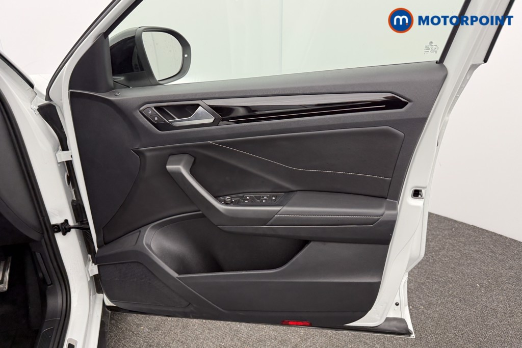 Used Volkswagen T-Roc for sale - 77245830: Photo 26