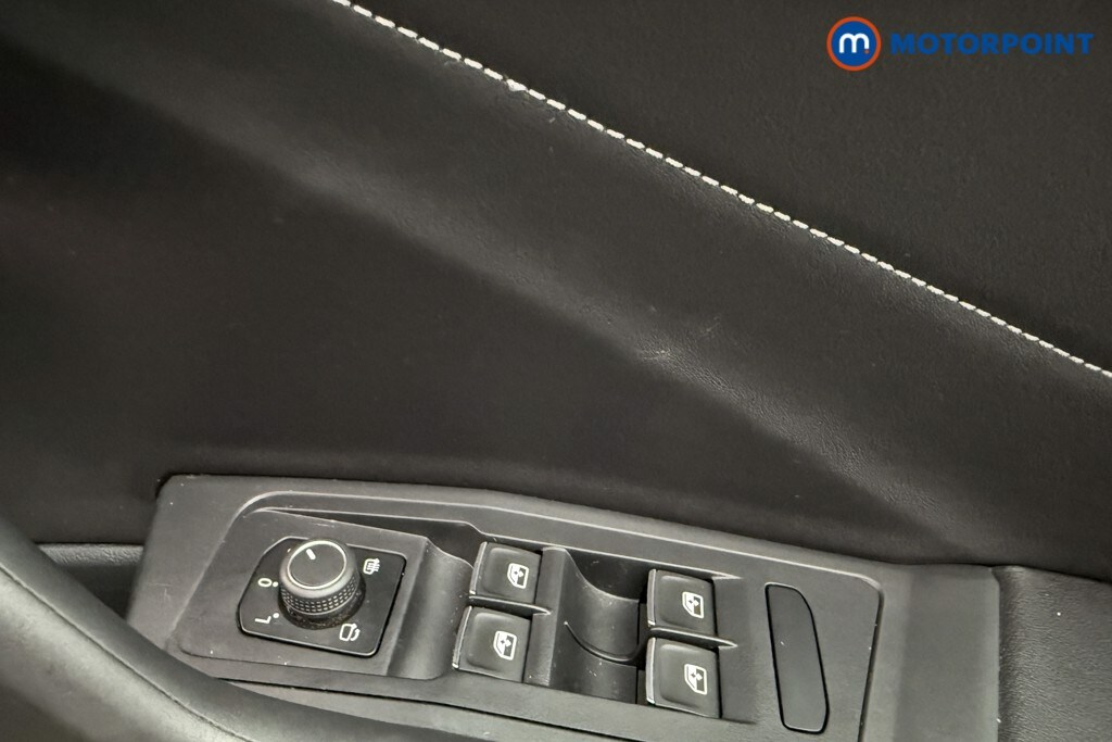 Used Volkswagen T-Roc for sale - 77490347: Photo 28