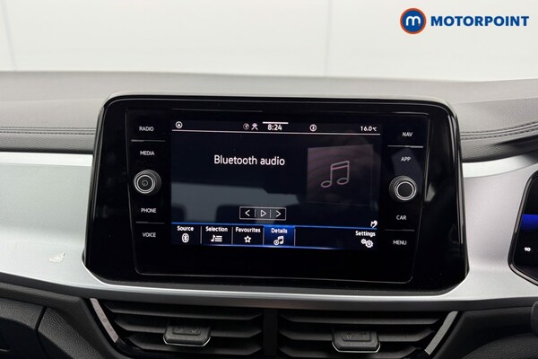 Used Volkswagen T-Roc 2023 for sale - 76206299: Photo 15