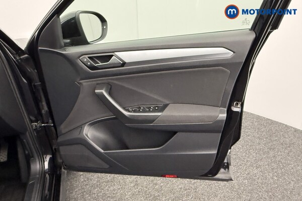 Used Volkswagen T-Roc 2023 for sale - 76206299: Photo 26
