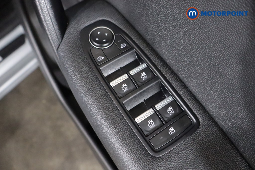 Used Renault Captur 2023 for sale - 76328907: Photo 29