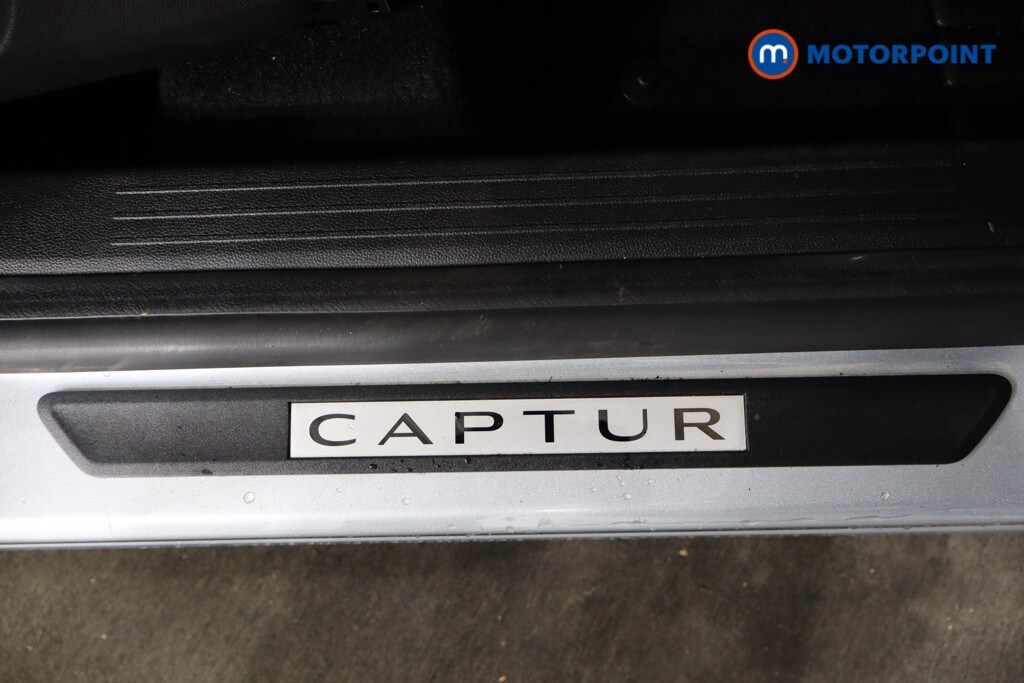 Used Renault Captur 2023 for sale - 76328907: Photo 30